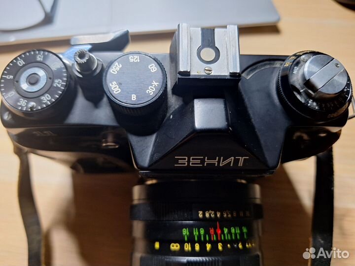 Плёночный фотоаппарат Зенит