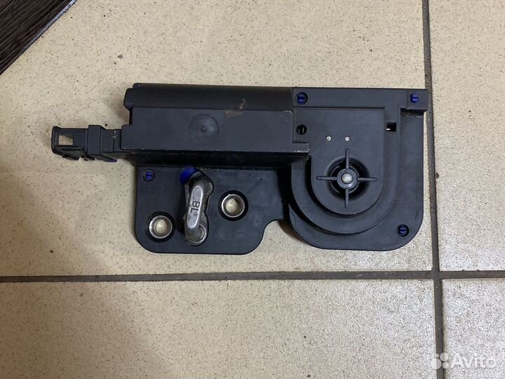 Hyundai Equus Замок багажника