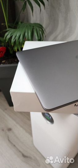 MacBook Pro 13 2020 i7/32Gb 1Tb