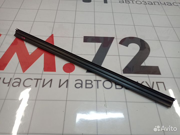 Накладка стекла задняя правая Б/у LADA Granta 11180620332001 25752