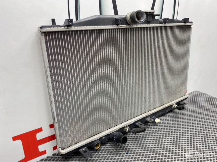 Радиатор охлаждения двигателя Honda Accord 7 CL