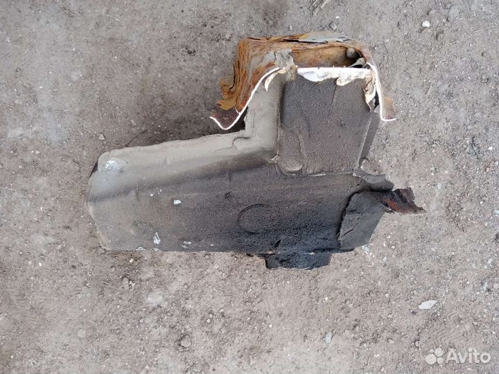 Часть лонжерона прав. рено логан 1