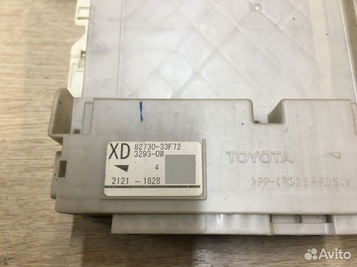 Салонный блок предохранителей Toyota Camry 50