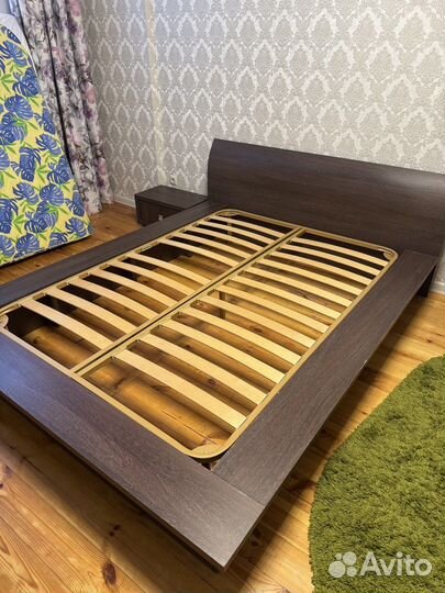 Кровать двухспальная с матрасом