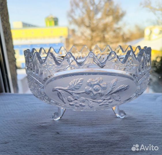 Хрустальные вазы на трёх ножках Югославия