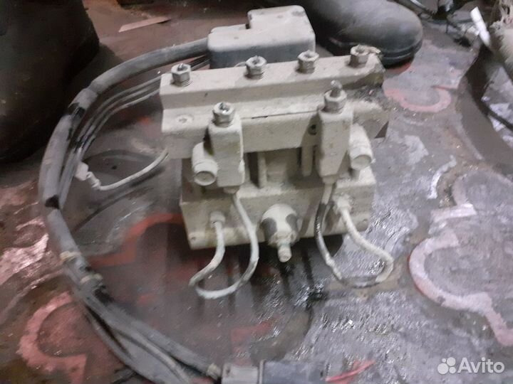 Блок ABS на Mitsubishi Space Wagon