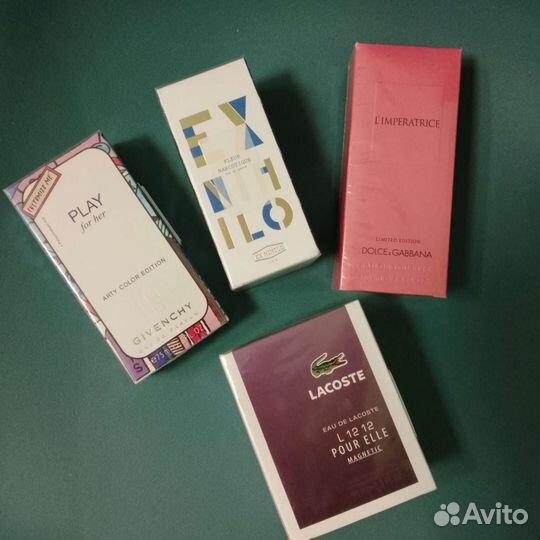 Женская туалетная вода, парфюм, духи