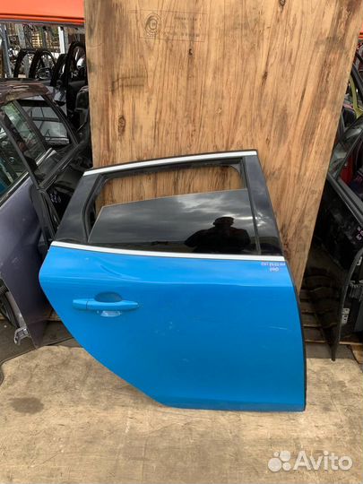 Дверь задняя правая Volvo V40 2 поколение дефект