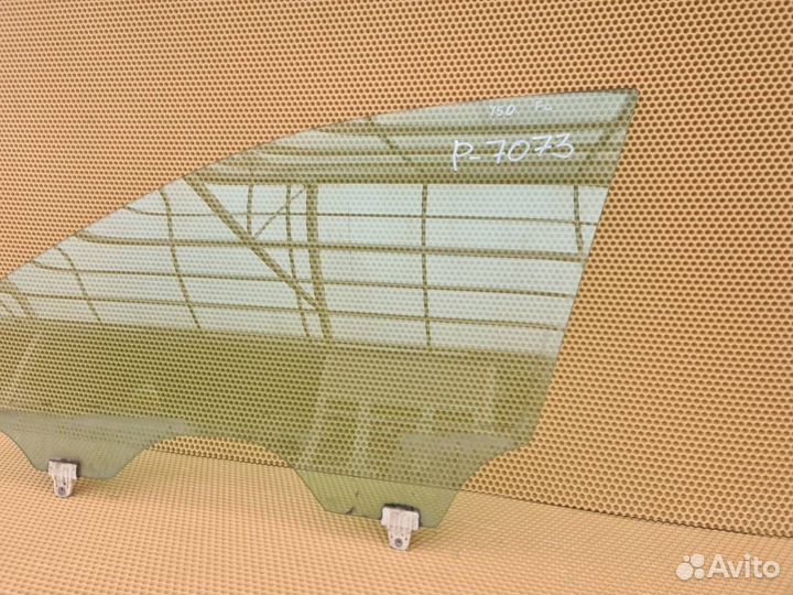 Стекло двери переднее левое Infiniti M35 Y50