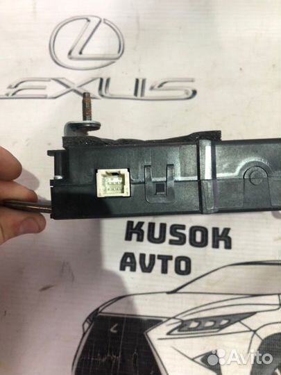 Блок управления стояночным тормозом Lexus Rx 450 H