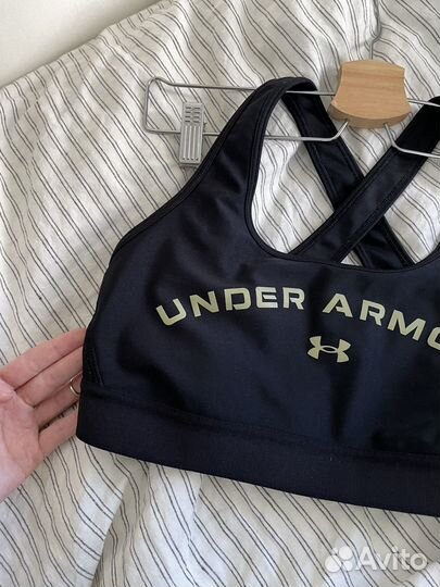 Under Armour спортивный топ бра