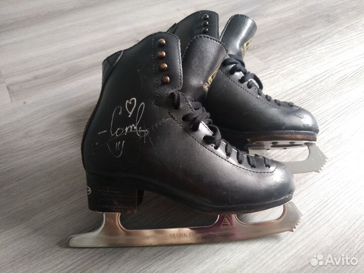 Пофессиональные коньки для фигурного катания