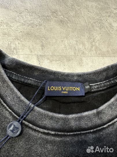 Футболка Louis Vuitton серая oversize