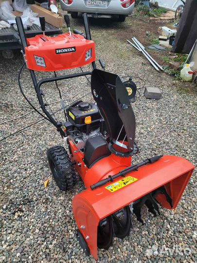 Снегоуборочная машина honda