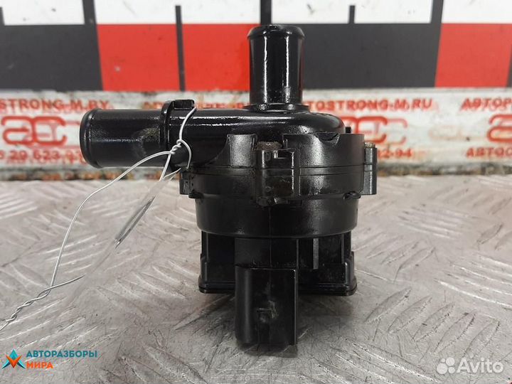 Помпа Jaguar XF X250 2008 C2P9527