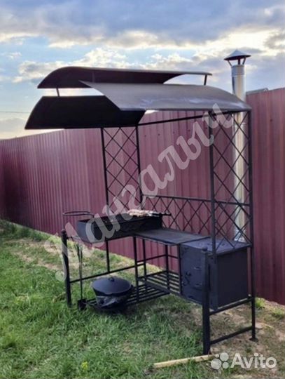 Мангал с крышей