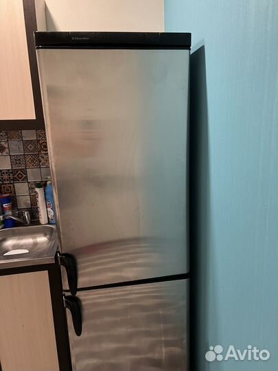 Холодильник electrolux