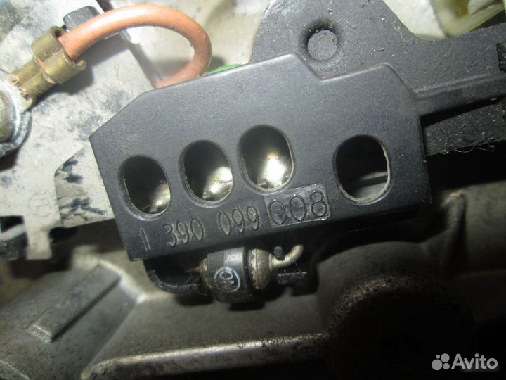 Моторчик стеклоочистителя зад. Mitsubishi Carisma