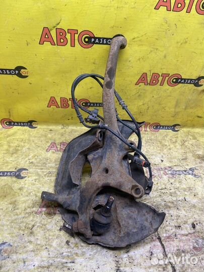 Поворотный кулак передний левый Mercedes-Benz