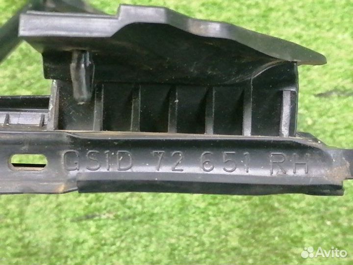 Уплотнитель стекла двери задний правый Mazda 6 GH