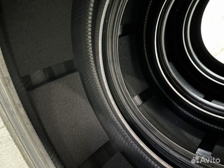 Winrun R330 255/40 R20 и 295/35 R20 105W