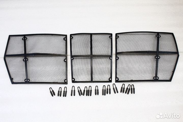 Сетка в решетку радиатора Land Cruiser 200 2012+