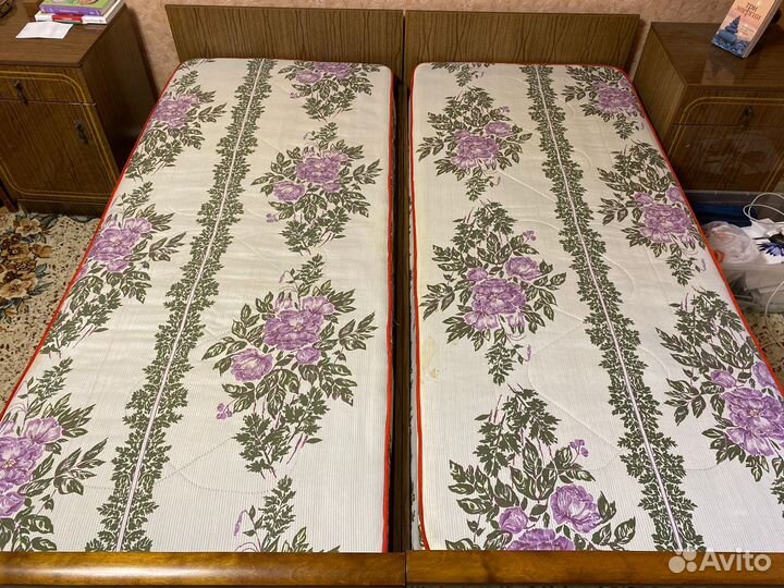 Кровать двухспальная с матрасом