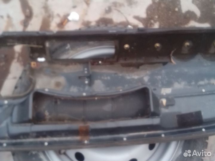 Передняя панель пластиковая /Ауди 80 2В/оригинал