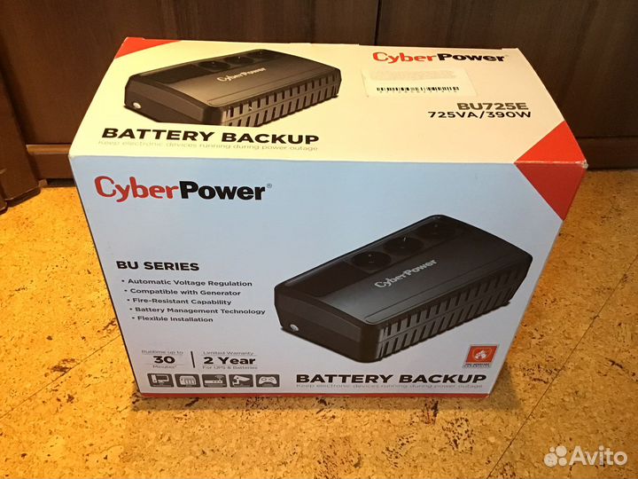 Источник бесперебойного питания CyberPower
