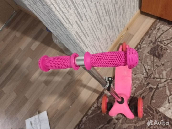 Продам 3х-колесный самокат,детский