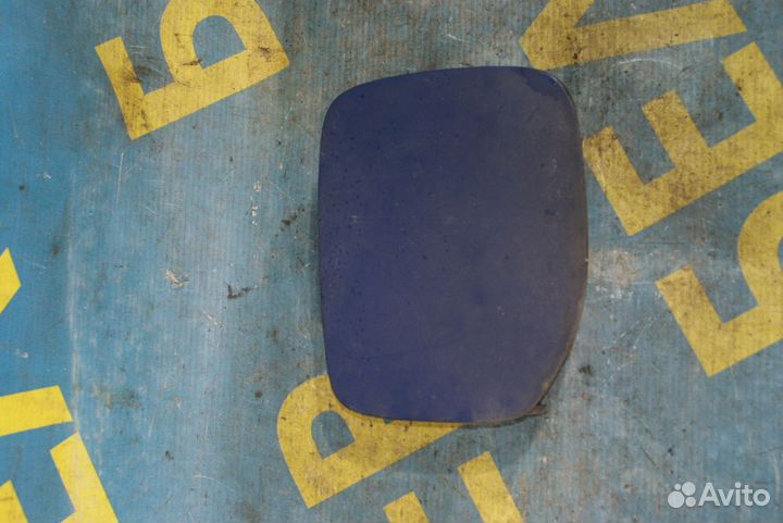 Лючок бензобака Toyota Avensis