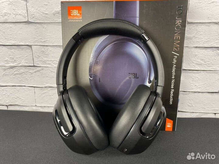 JBL tour ONE M2