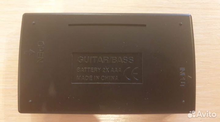 Тюнер гитарный Adams ET-2005 универсальный