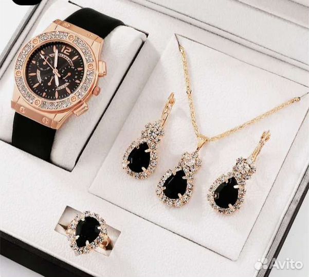 Комплект украшений. Новый