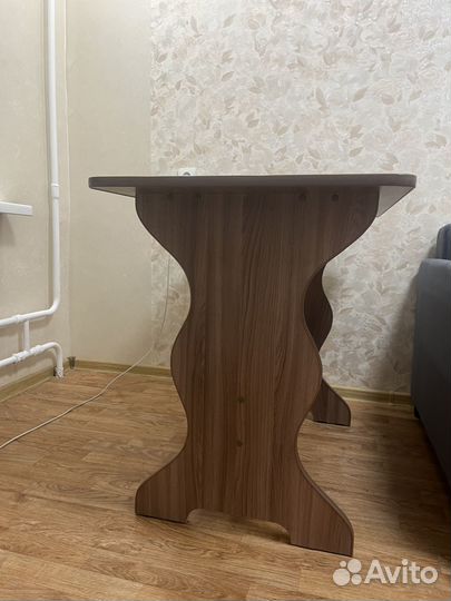 Кухонный стол