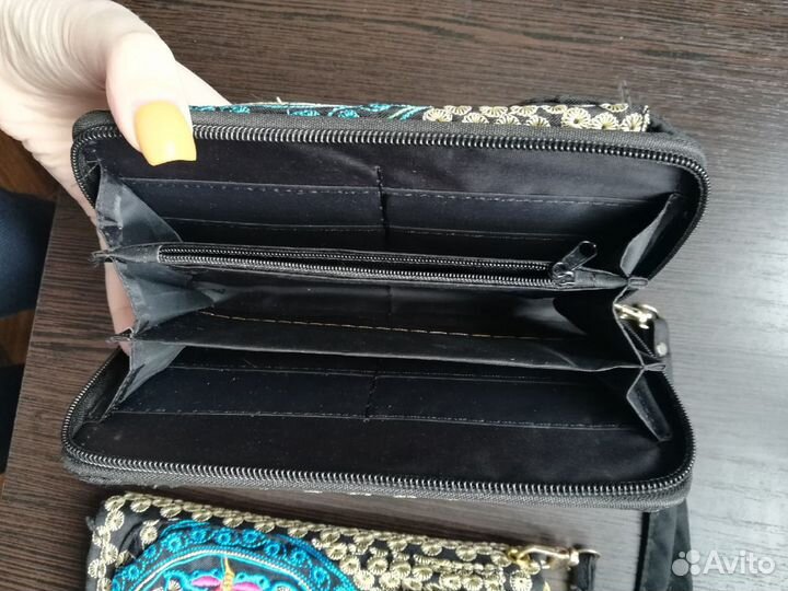 Женский клатч с вышивкой