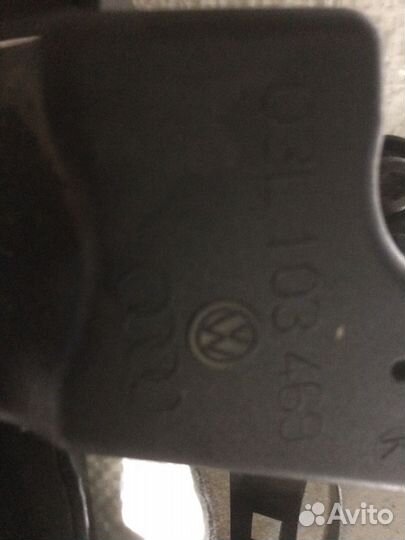 Клапанная крышка Пассат 2.0 тди 03L 103 469