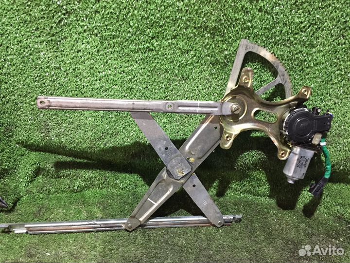 Стеклоподъемник передний правый Toyota Prius XW10