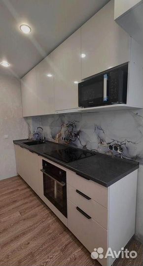 Прямая белая кухня на заказ премиум материал