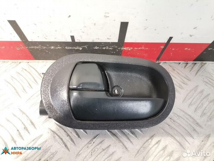 Ручка внутренняя передняя левая Mitsubishi Colt