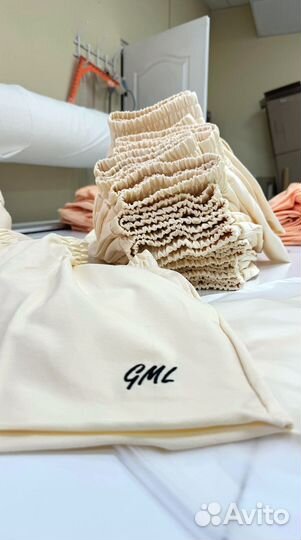 Вышивка на футболках / толстовках / джинсах / кепк