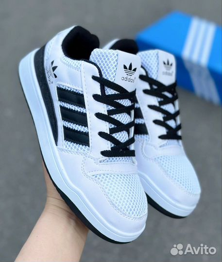 Кроссовки женские Adidas