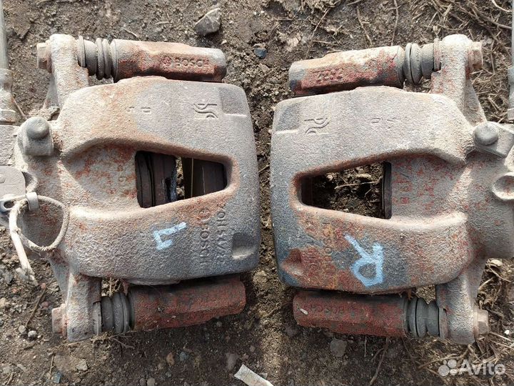 Передние тормозные суппорта fiat grand punto