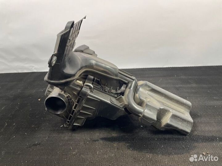 Корпус воздушного фильтра Mazda