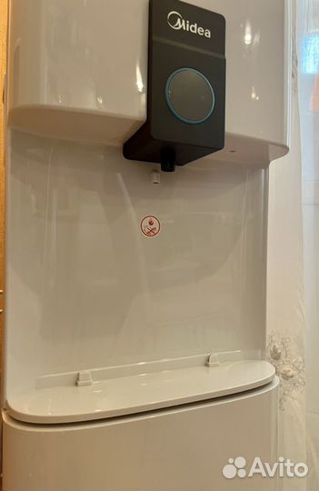Кулер для воды Midea YD2037S