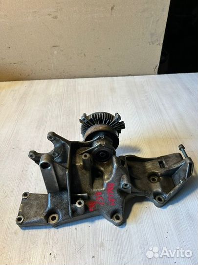 Кронштейн генератора Volkswagen Passat B5