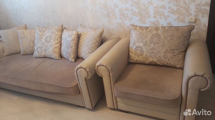 Диван раскладной и 2 кресла