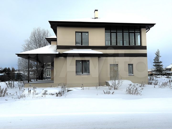 Дом 241 м² на участке 10 сот.