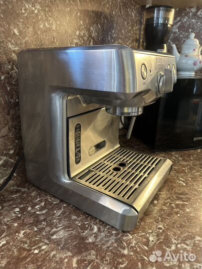 Кофемашина bork 9922 BK