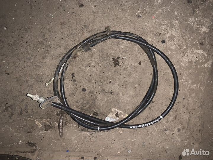 Трос стояночного тормоза Mercedes W202